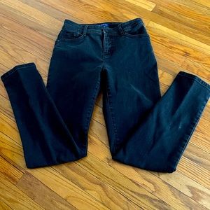 Black stonewashed Bandolino Jeans.